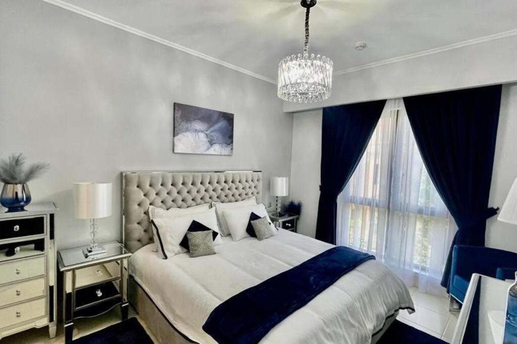 Apartment Lux Burj Views -boulevard -prime Location Downtown
