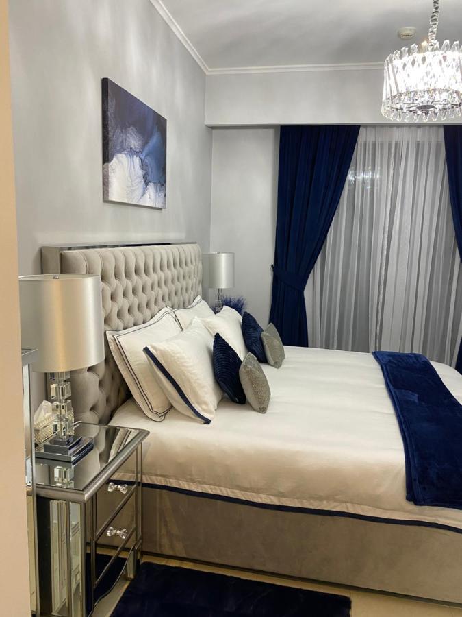 Lux Burj Views -boulevard -prime Location Downtown Apartment