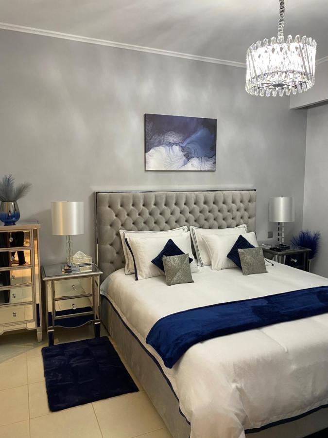 Lux Burj Views -boulevard -prime Location Downtown Apartment Dubai